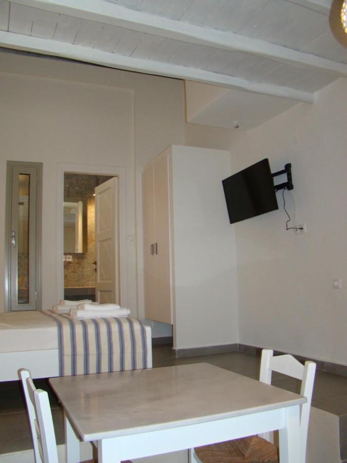 Efi'S Apartments Plaka  Bagian luar foto