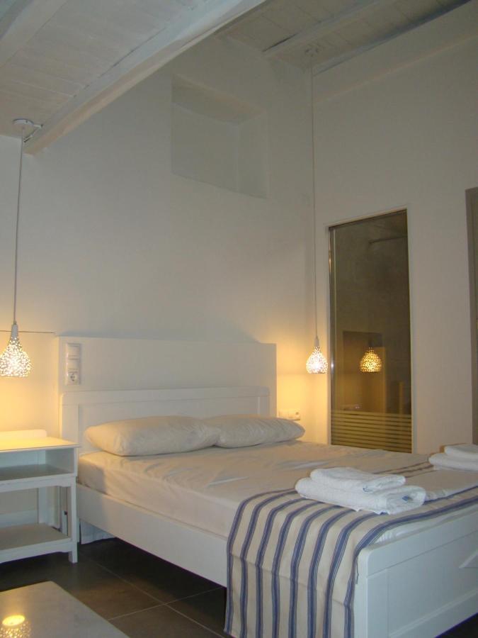 Efi'S Apartments Plaka  Bagian luar foto