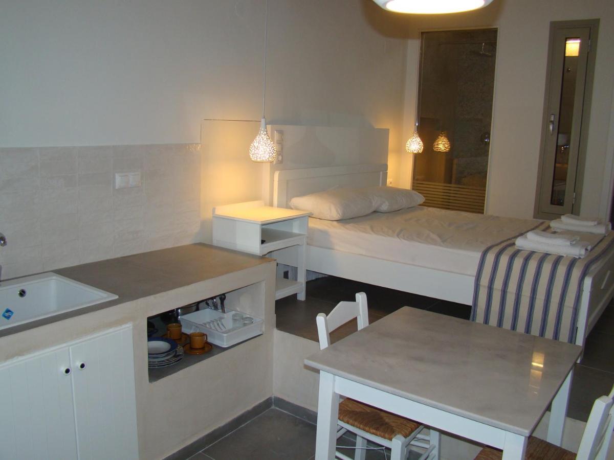 Efi'S Apartments Plaka  Bagian luar foto