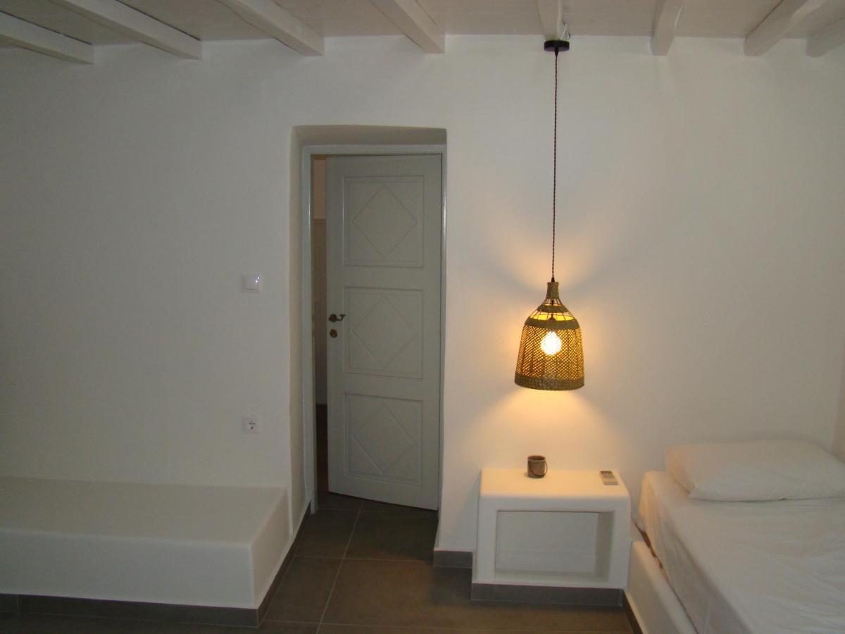Efi'S Apartments Plaka  Bagian luar foto