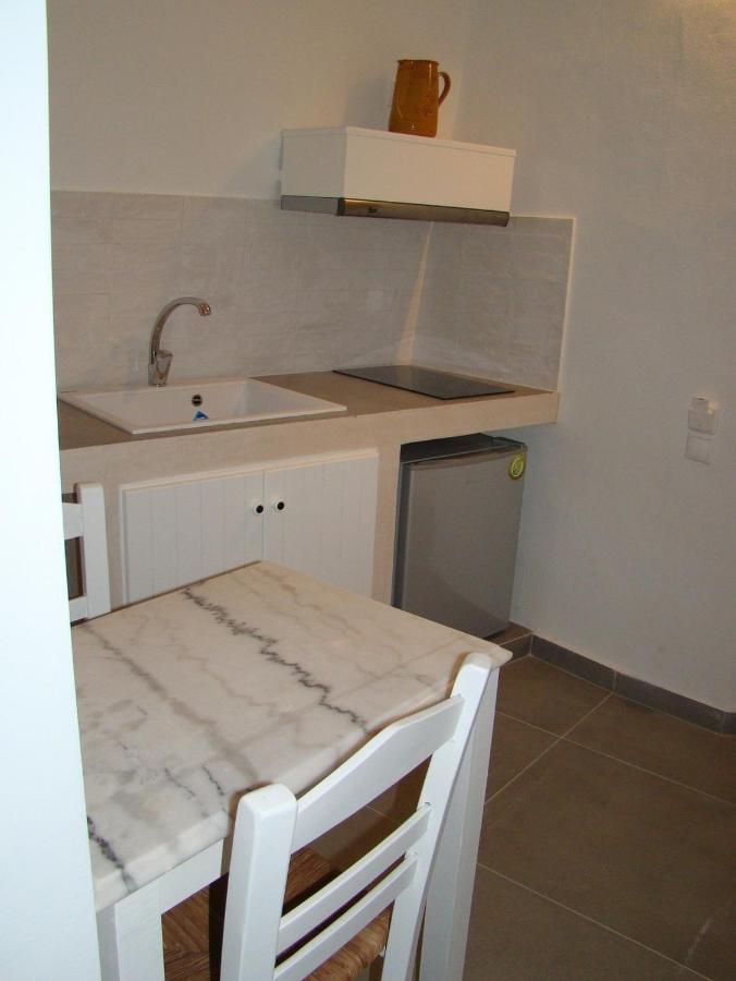 Efi'S Apartments Plaka  Bagian luar foto