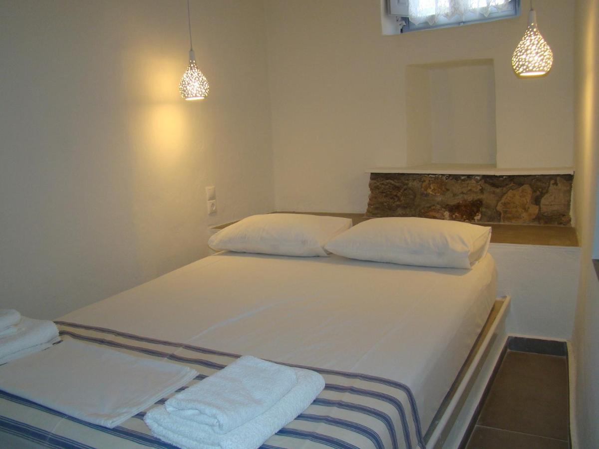 Efi'S Apartments Plaka  Bagian luar foto