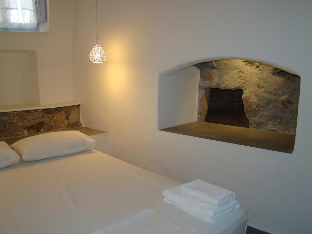 Efi'S Apartments Plaka  Bagian luar foto