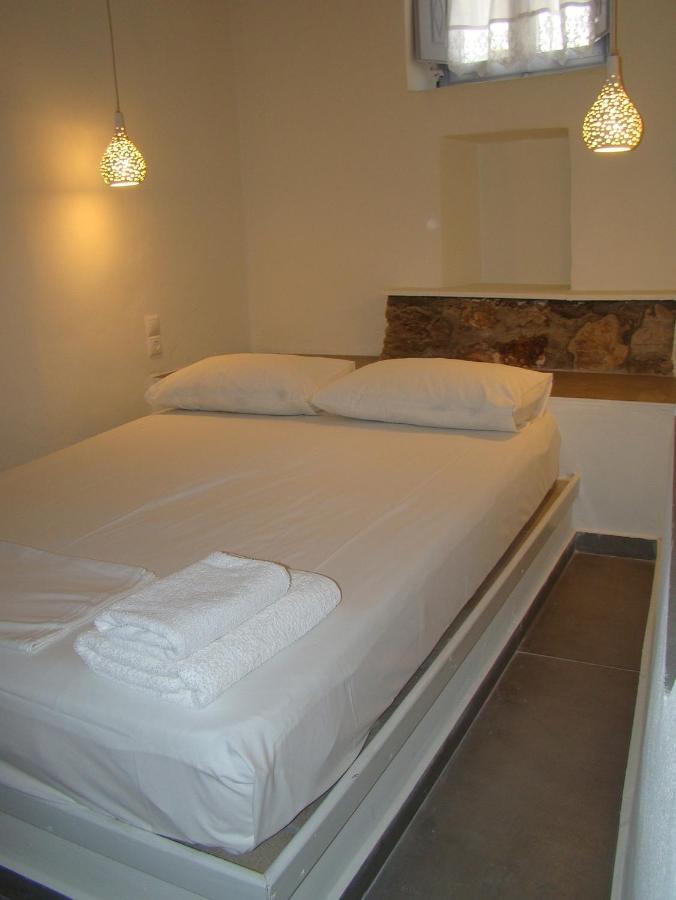 Efi'S Apartments Plaka  Bagian luar foto