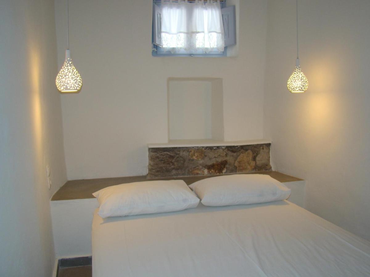 Efi'S Apartments Plaka  Bagian luar foto