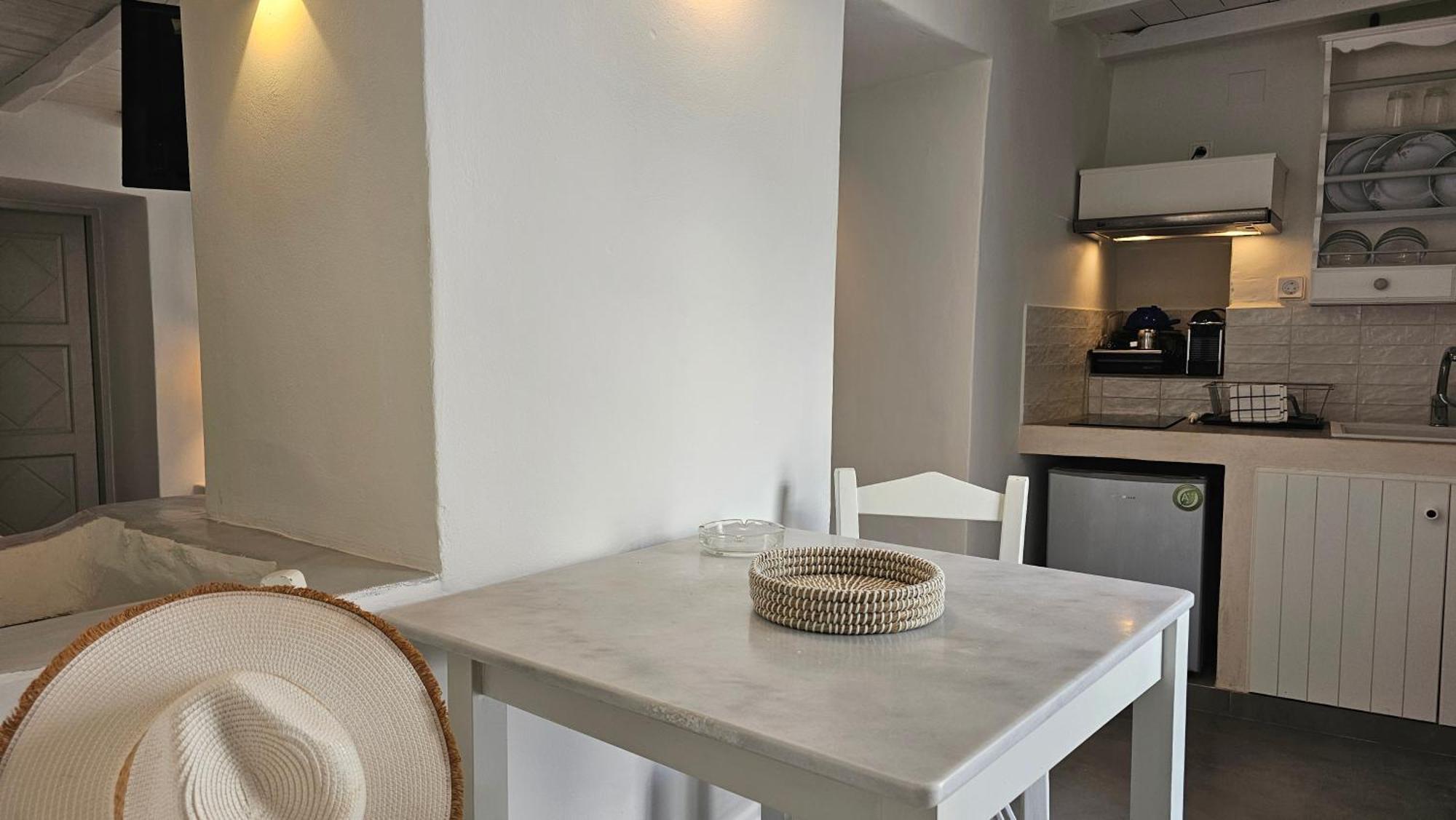 Efi'S Apartments Plaka  Bagian luar foto